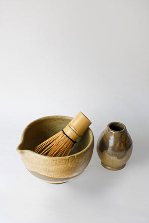 Olive Matcha Bowl & Olive Chasen Stand