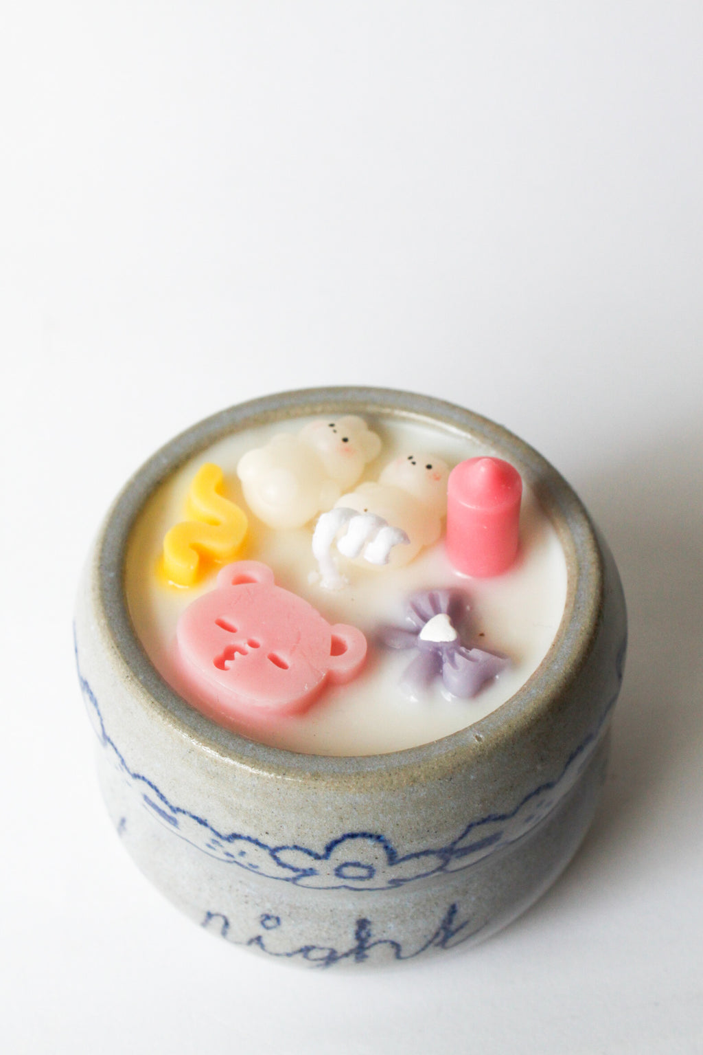 Pet Picnic (Lace Ribbons) Candle