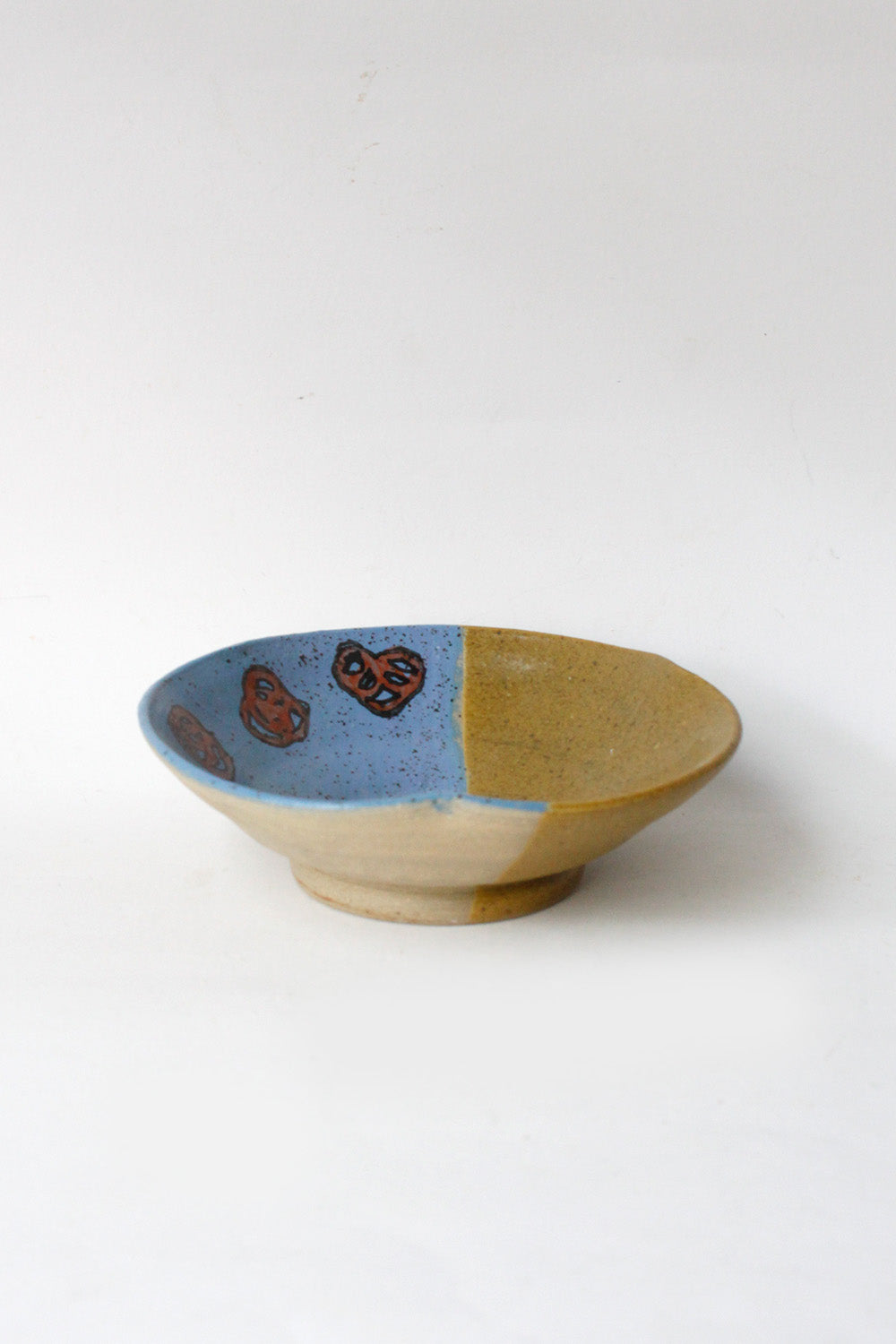 Clover Desert Plate in Blue Sands