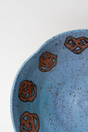 Clover Desert Plate in Blue Sands